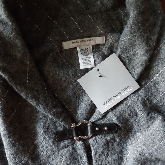 Andrew Marc Grey Fringe Poncho One Size - Picture 9 of 11